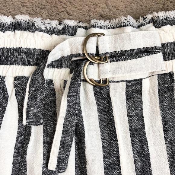 Umgee Linen Cotton High Rise Striped Shorts Paper Bag Waist Black White Small - Picture 6 of 10